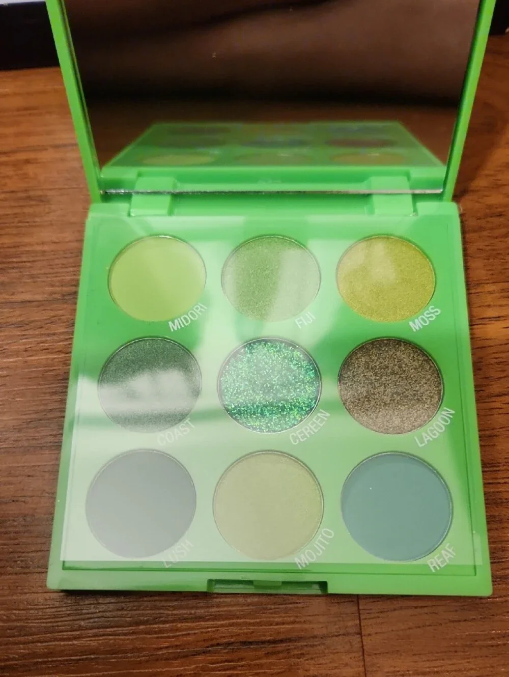 City Color Paradise Love Eyeshadow Palette - Green